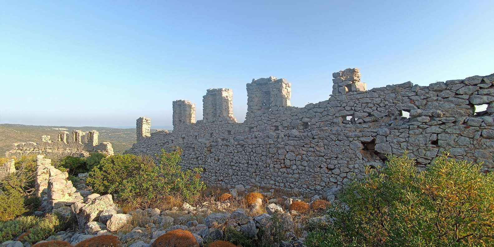 Chios: Armolia Castle Hiking