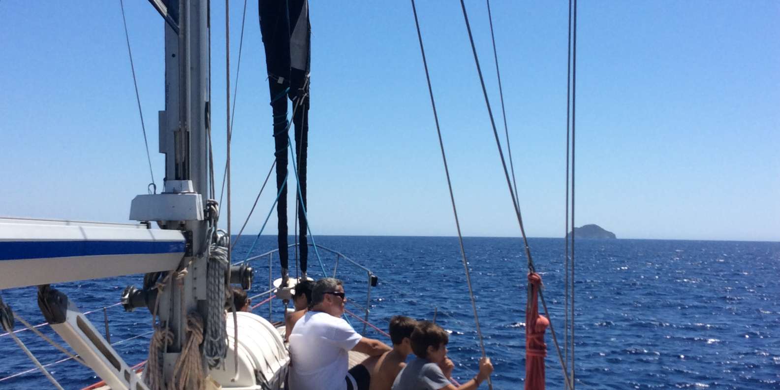 Chios: Sailboat cruise in Oinuse with lunch & drinks - Image 6